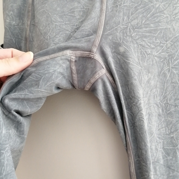 Lululemon Fast and Free High Rise Tight 25" Ice Dye Ice Wash Asphalt Grey 6 - Picture 10 of 16